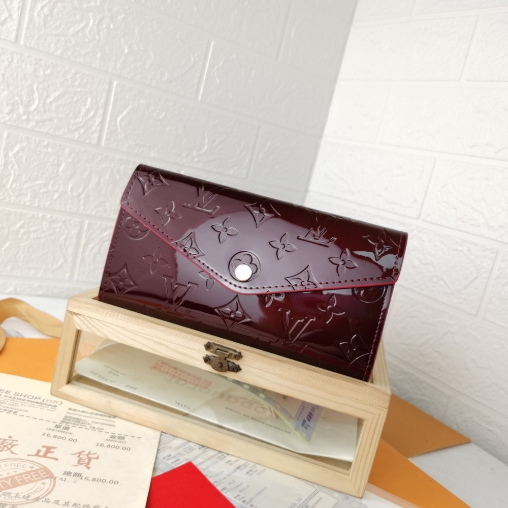 Louis Vuitton Monogram Vernis Envelope Wallet